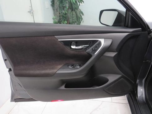 Used 2013 Nissan Altima 2.5 S image 22