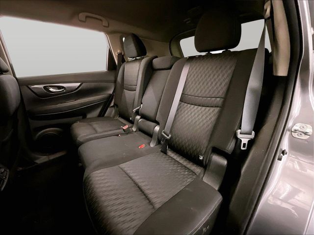 Used 2018 Nissan Rogue SV AWD/4WD image 26