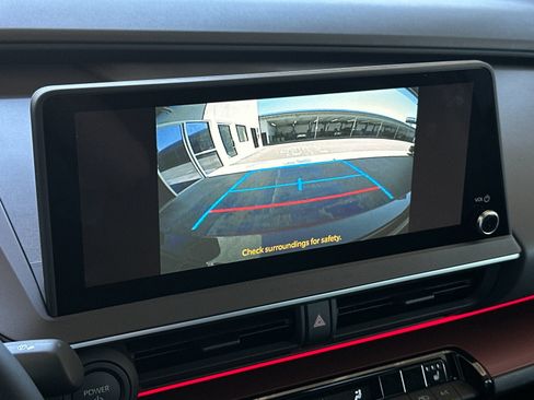 New 2026 Toyota Prius Plug-In Hybrid FWD image 19