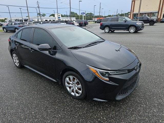 Used 2020 Toyota Corolla LE FWD image 4