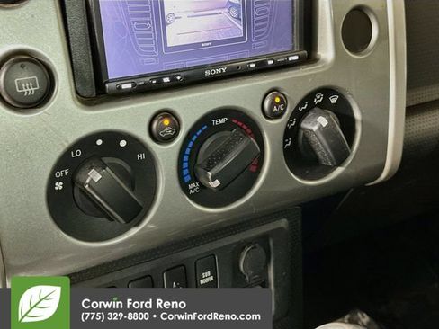 Used 2010 Toyota FJ Cruiser 4WD image 15