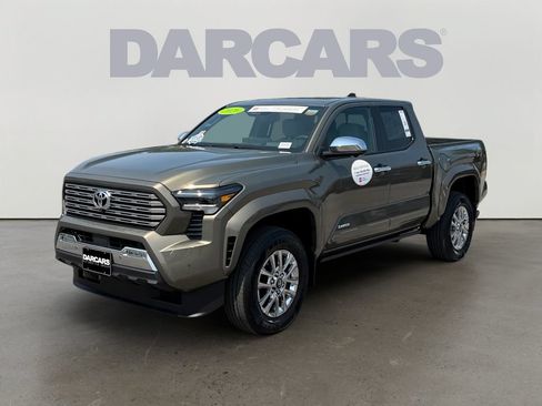 Certified 2026 Toyota Tacoma Limited AWD/4WD image 3