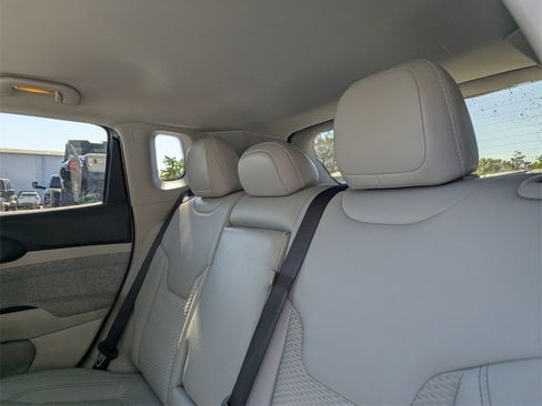 Used 2022 Jeep Compass Latitude image 17