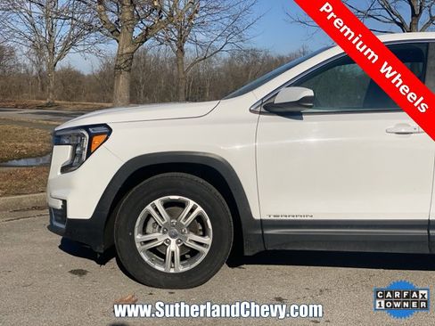 Used 2024 GMC Terrain SLE image 10