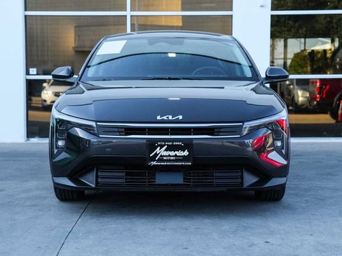 Used 2025 Kia K4 FWD image 2