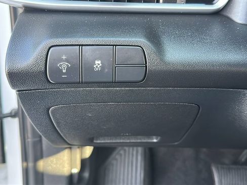 Used 2024 Hyundai Elantra SEL FWD image 20