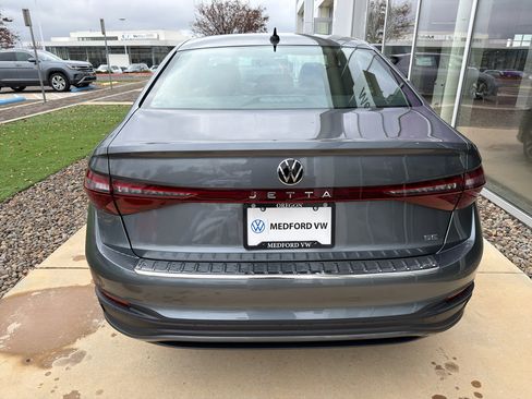 New 2026 Volkswagen Jetta SE image 6