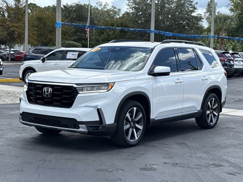 Certified 2024 Honda Pilot Touring image 12