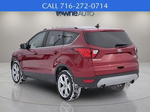 Used 2019 Ford Escape Titanium image 3