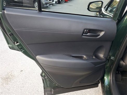 Used 2025 Toyota Corolla Cross LE image 13