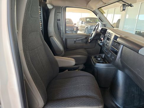 Used 2024 GMC Savana 2500 w/ Driver Convenience Package image 22