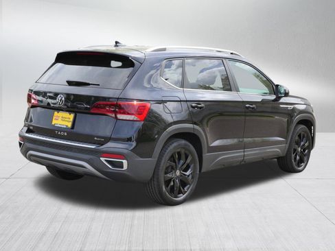 Certified 2023 Volkswagen Taos SE w/ Panoramic Sunroof Package AWD/4WD image 7