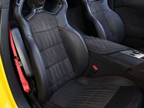 Used 2015 Chevrolet Corvette Z06 image 16