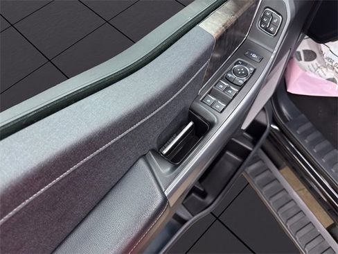 Used 2024 Ford F250 Lariat w/ Black Appearance Package image 12