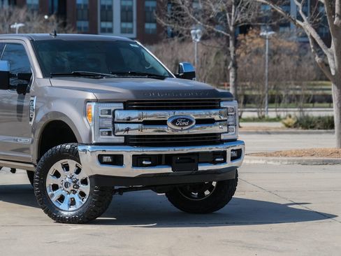 Used 2019 Ford F250 King Ranch w/ King Ranch Ultimate Package image 3