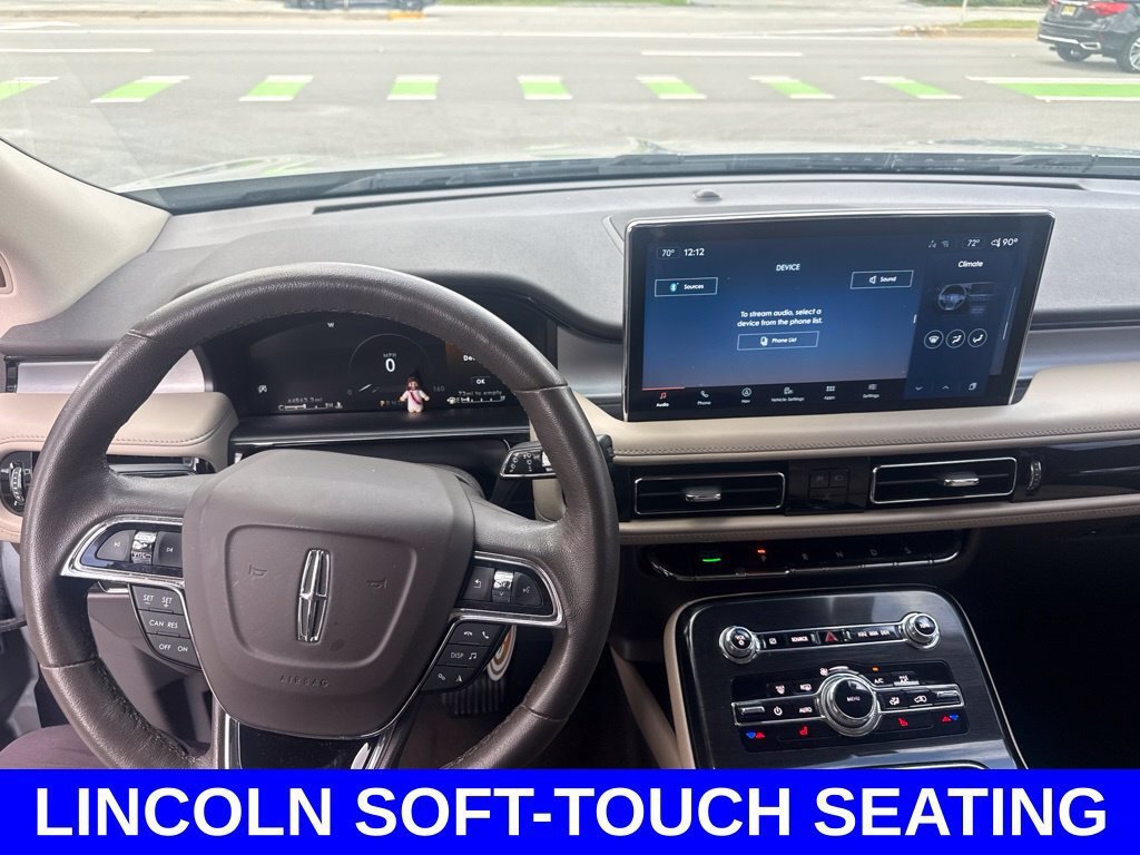 Used 2023 Lincoln Nautilus FWD w/ Premium Package image 6