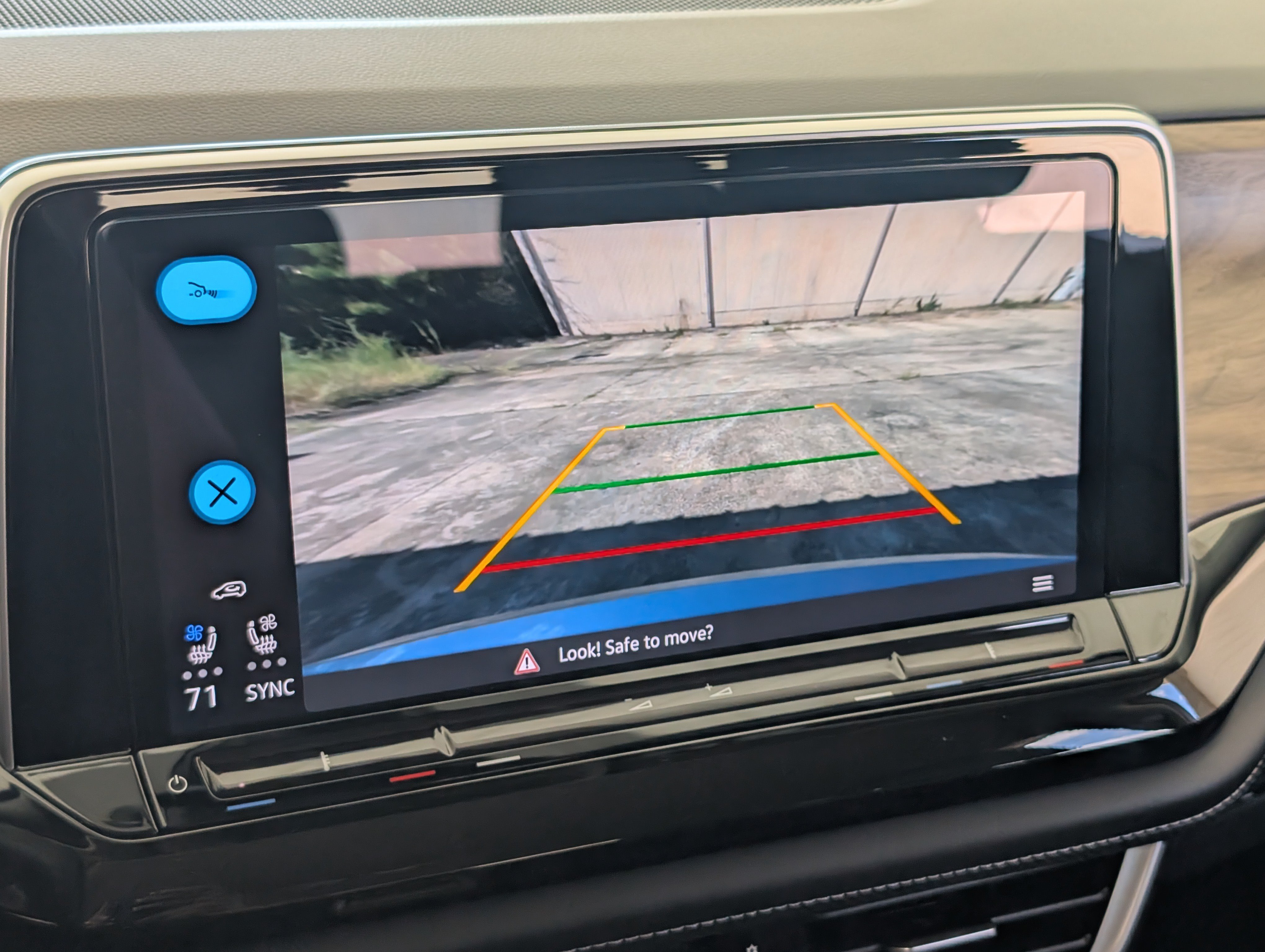 Used 2025 Volkswagen Atlas SE FWD image 30