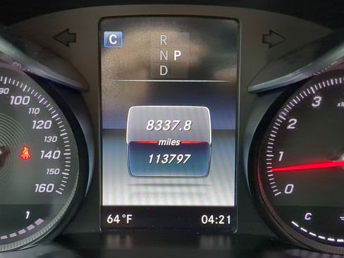 Used 2018 Mercedes-Benz GLC 300 4MATIC image 23