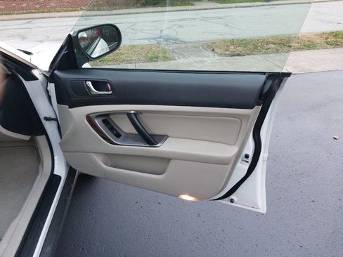 Used 2007 Subaru Outback 2.5i Limited image 7