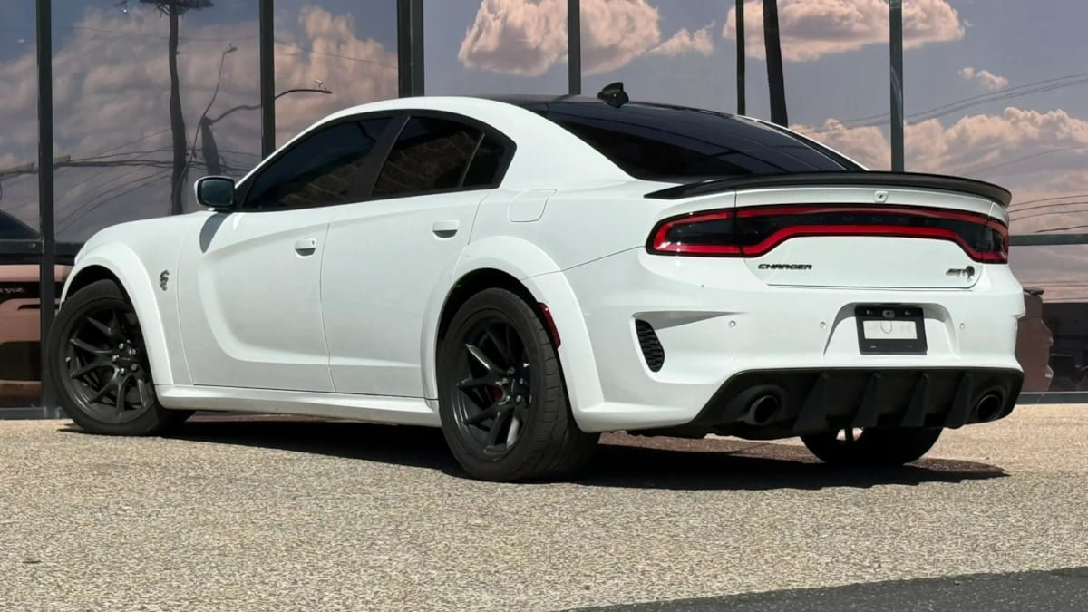 Used 2021 Dodge Charger SRT Hellcat RWD image 7