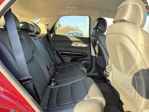 Used 2025 Genesis GV70 2.5T image 17