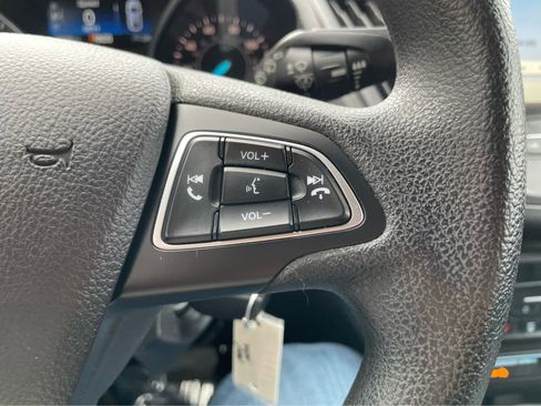 Used 2018 Ford Escape SE w/ Ford Safe & Smart Package image 17
