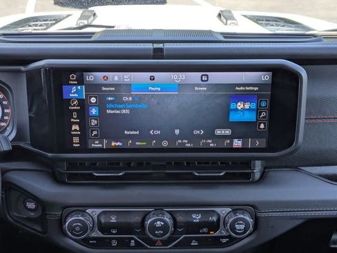 Used 2025 Jeep Wrangler Unlimited Rubicon AWD/4WD image 19