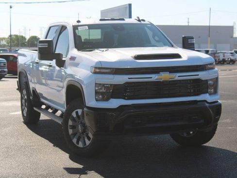 New 2025 Chevrolet Silverado 2500 Custom w/ Custom Value Package image 5