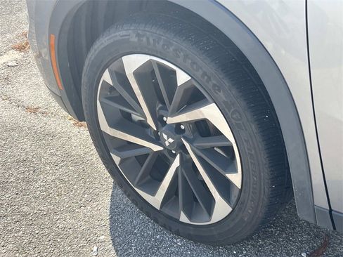 Used 2023 Mitsubishi Outlander SE image 6
