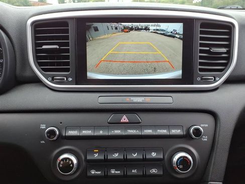 Used 2022 Kia Sportage LX FWD image 11