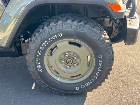 New 2026 Jeep Gladiator Willys AWD/4WD image 9