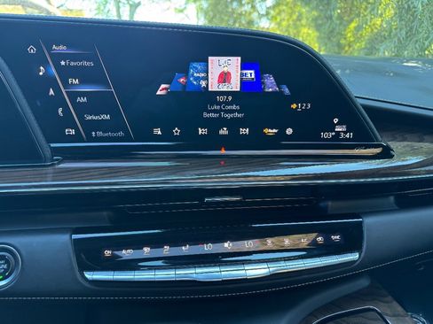 Used 2024 Cadillac Escalade Sport Platinum image 21