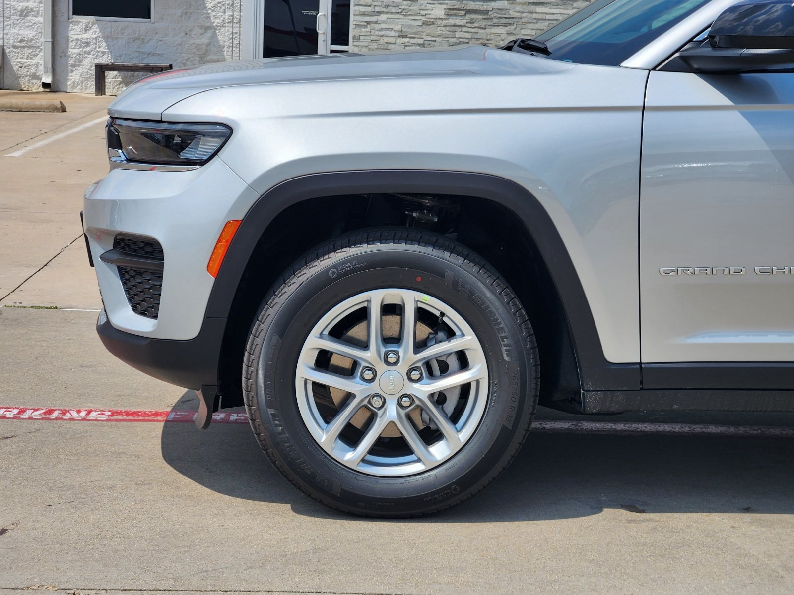 New 2026 Jeep Grand Cherokee Laredo RWD image 10