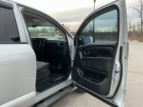 Used 2019 Nissan Titan S w/ S Utility Package image 22