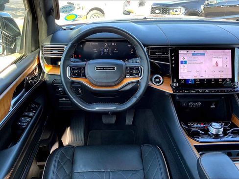 Used 2024 Jeep Grand Wagoneer L Series III image 5