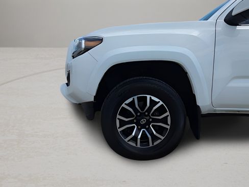Used 2023 Toyota Tacoma TRD Sport w/ Technology Package AWD/4WD image 28