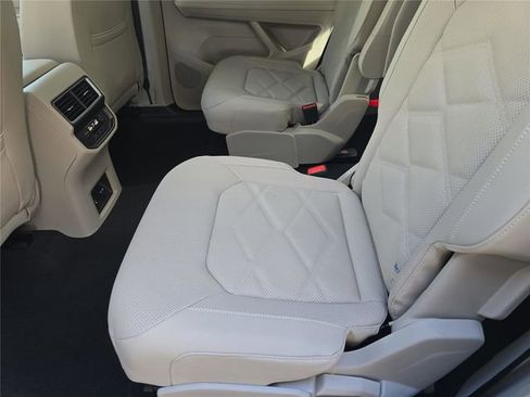 New 2026 Volkswagen Atlas SE FWD image 15