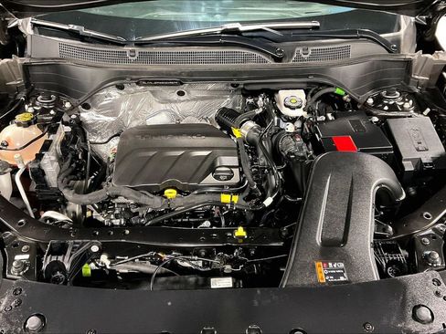 Used 2025 Chevrolet Trax RS w/ Sunroof Package image 12