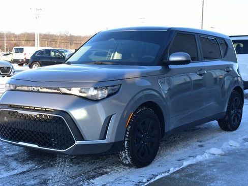 Used 2023 Kia Soul LX image 12