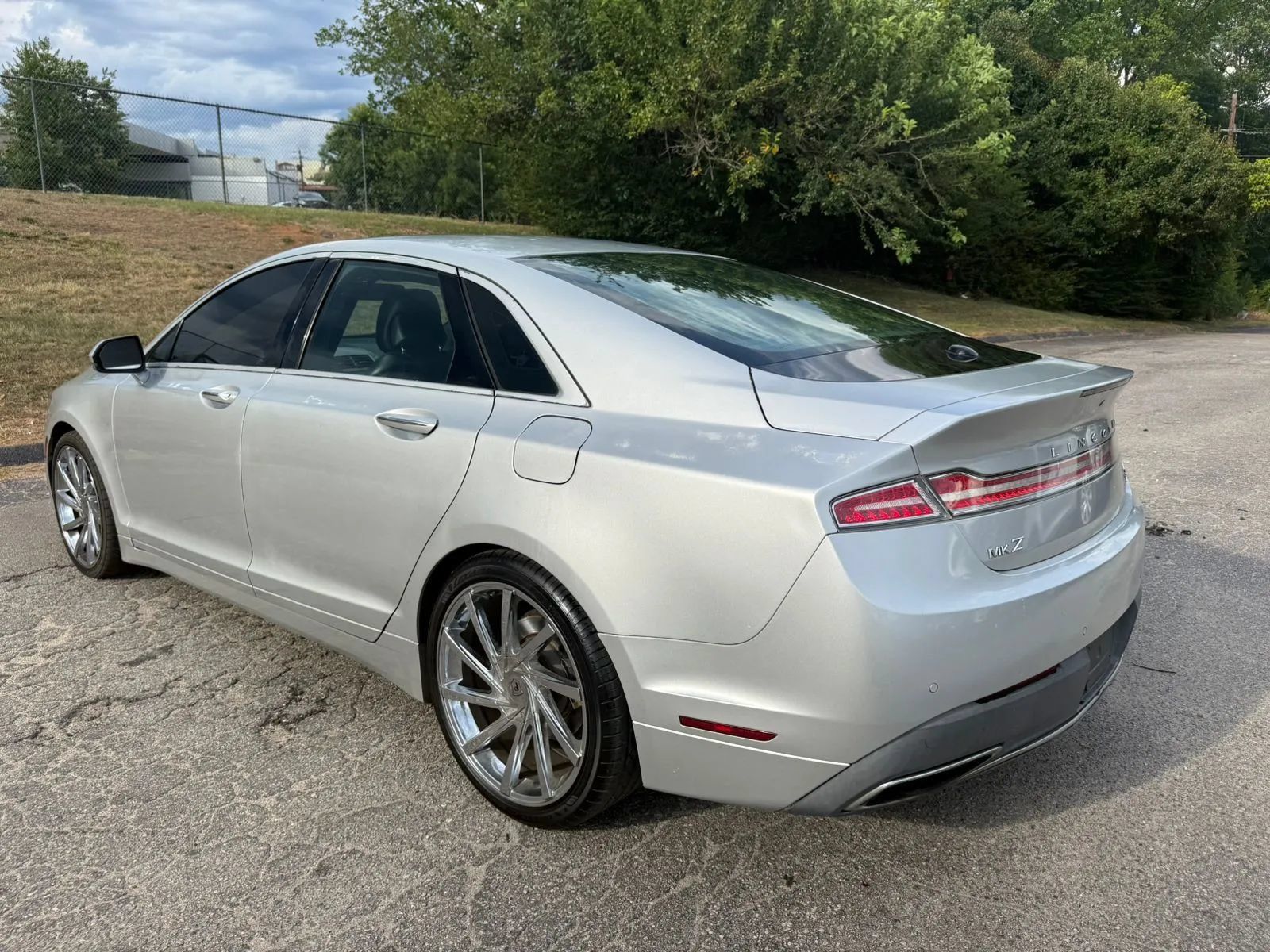 Used 2017 Lincoln MKZ Reserve FWD image 13