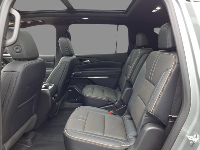 Used 2026 Chevrolet Traverse High Country w/ LPO, Floor Liner Package AWD/4WD image 5