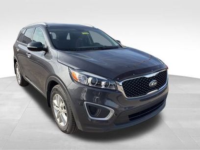 Used 2016 Kia Sorento LX w/ LX Convenience Package
