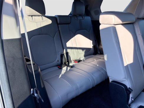 Certified 2024 Honda Pilot Touring image 33