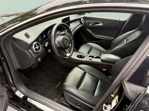Used 2018 Mercedes-Benz CLA 250 4MATIC image 9