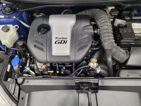 Used 2016 Hyundai Veloster Turbo FWD image 30