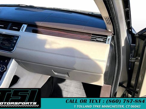 Used 2014 Land Rover Range Rover Evoque Prestige image 17