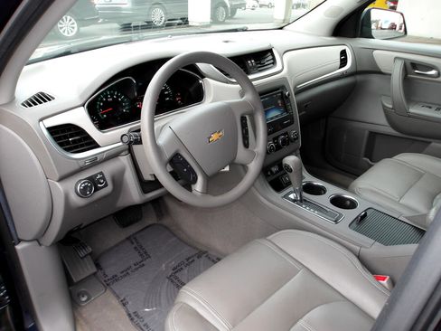 Used 2016 Chevrolet Traverse LS image 9