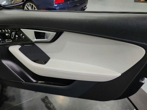 Used 2015 Jaguar F-TYPE S image 39