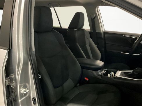 Used 2024 Toyota RAV4 LE image 28