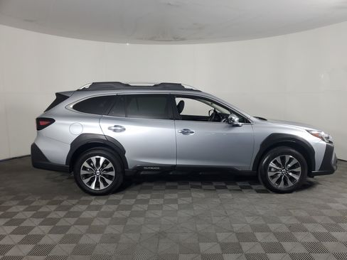 Used 2025 Subaru Outback Touring XT w/ Tech Package 2 AWD/4WD image 3